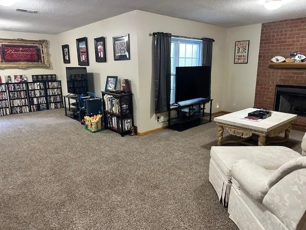 1334 N Coachhouse Wichita KS 67235