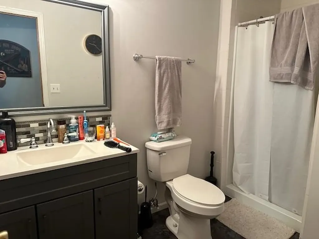 1334 N Coachhouse Wichita KS 67235