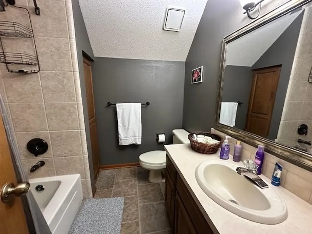 1334 N Coachhouse Wichita KS 67235