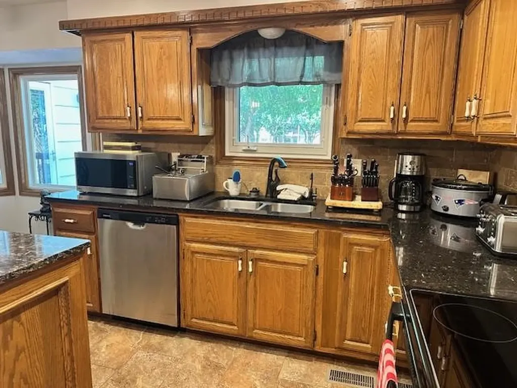 1334 N Coachhouse Wichita KS 67235