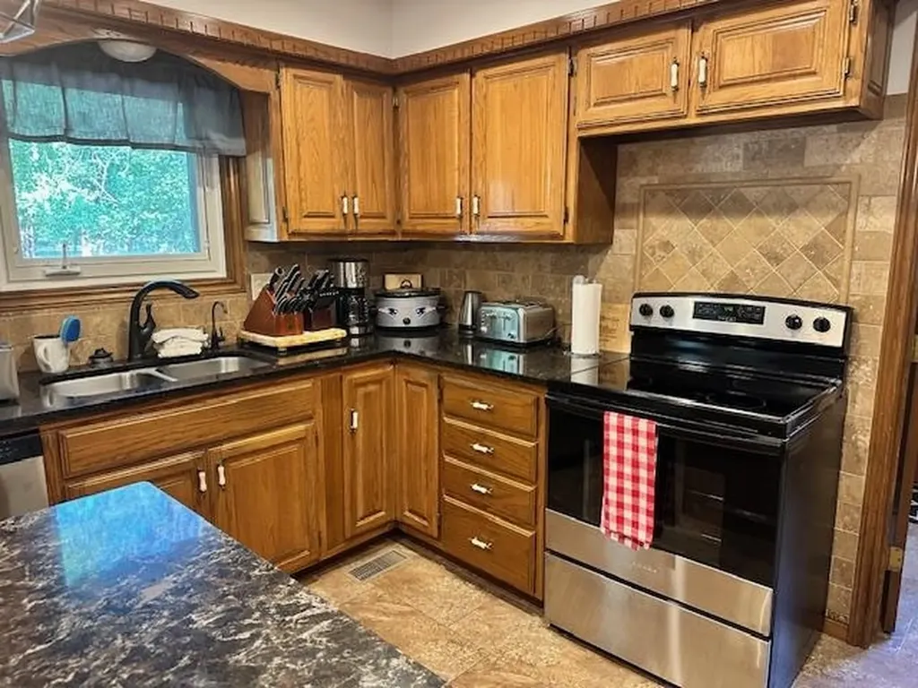 1334 N Coachhouse Wichita KS 67235