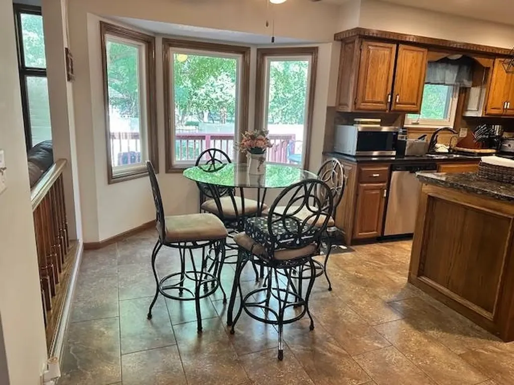 1334 N Coachhouse Wichita KS 67235
