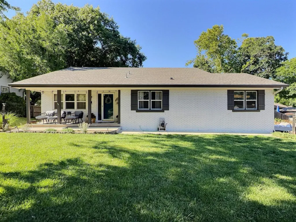818 E Greenway Court Derby KS 67037