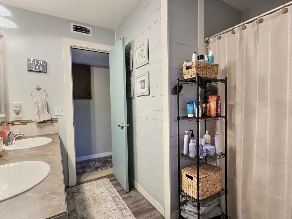 818 E Greenway Court Derby KS 67037
