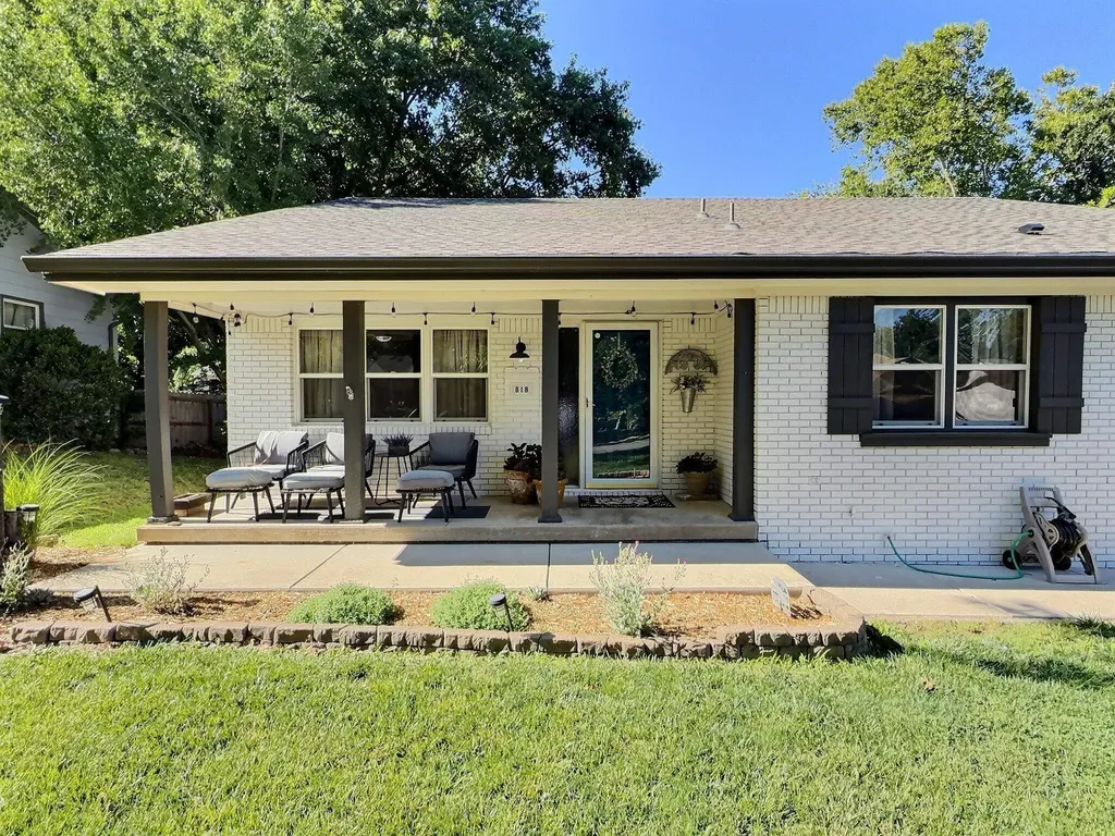 818 E Greenway Court Derby KS 67037