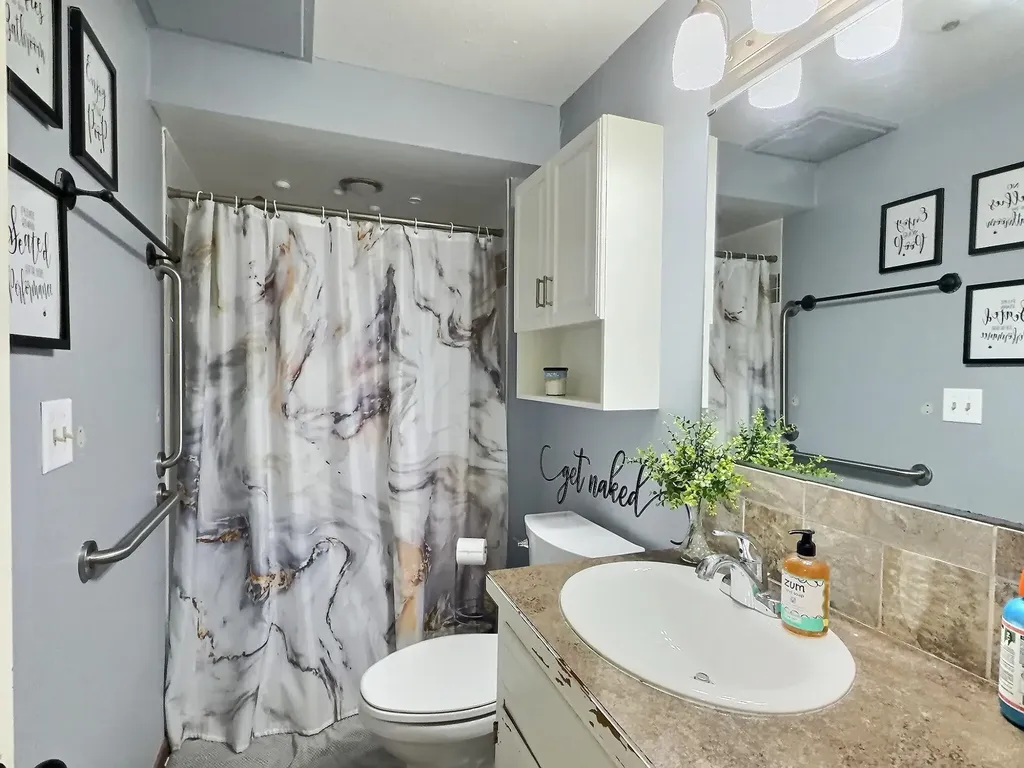 818 E Greenway Court Derby KS 67037