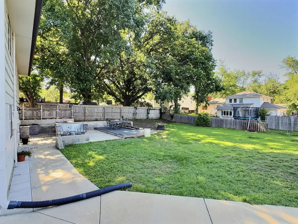 818 E Greenway Court Derby KS 67037