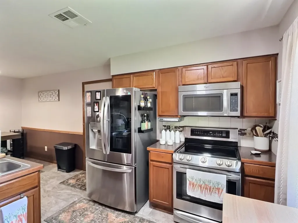 818 E Greenway Court Derby KS 67037