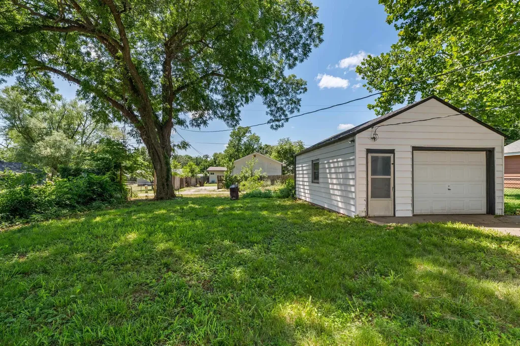 611 S Central Avenue Mulvane KS 67110