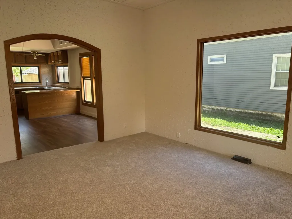 1006 S Emporia Wichita KS 67211