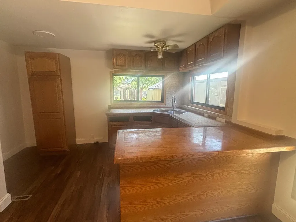1006 S Emporia Wichita KS 67211