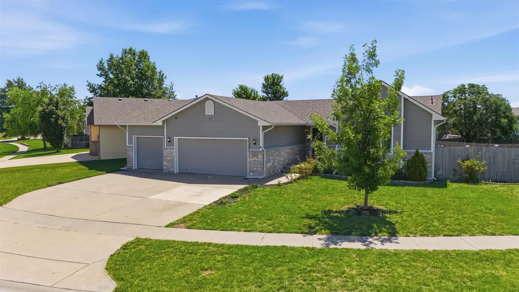 2134 S Golden Hills Street Wichita KS 67209