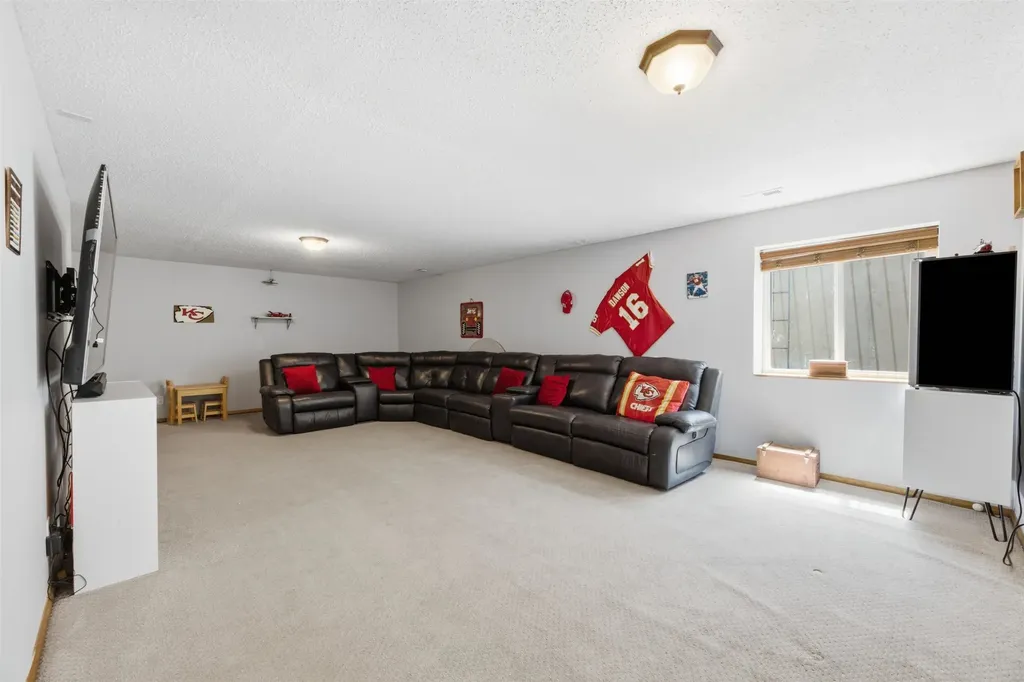 2134 S Golden Hills Street Wichita KS 67209