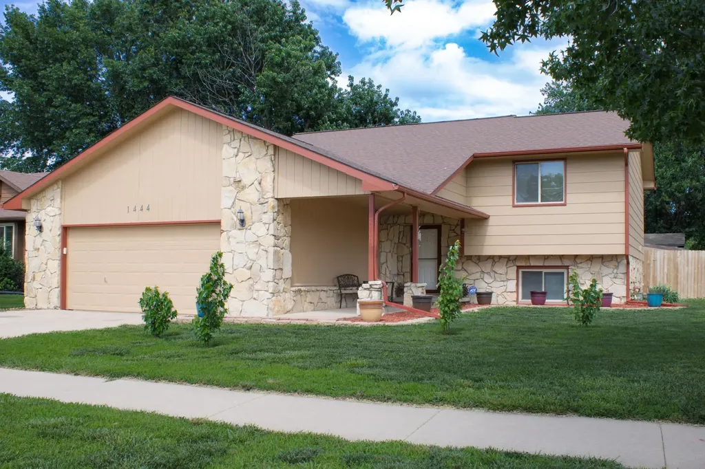 1444 N Parkridge Wichita KS 67212
