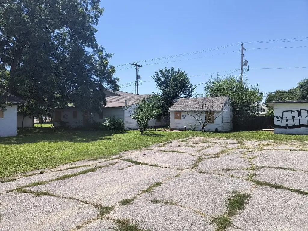 1518 E 1st Street N Wichita KS 67214