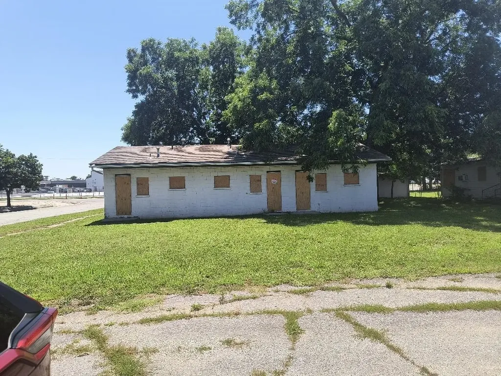 1518 E 1st Street N Wichita KS 67214