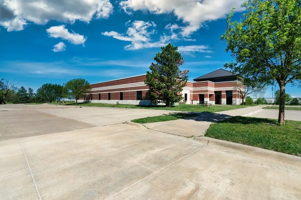 2800 S Rock Road Wichita KS 67210
