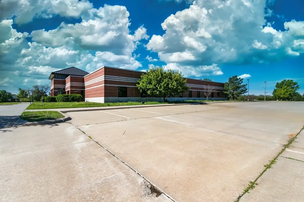 2800 S Rock Road Wichita KS 67210