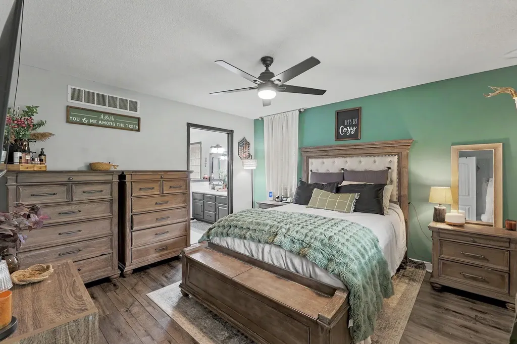 1013 E Pembrook Road Derby KS 67037