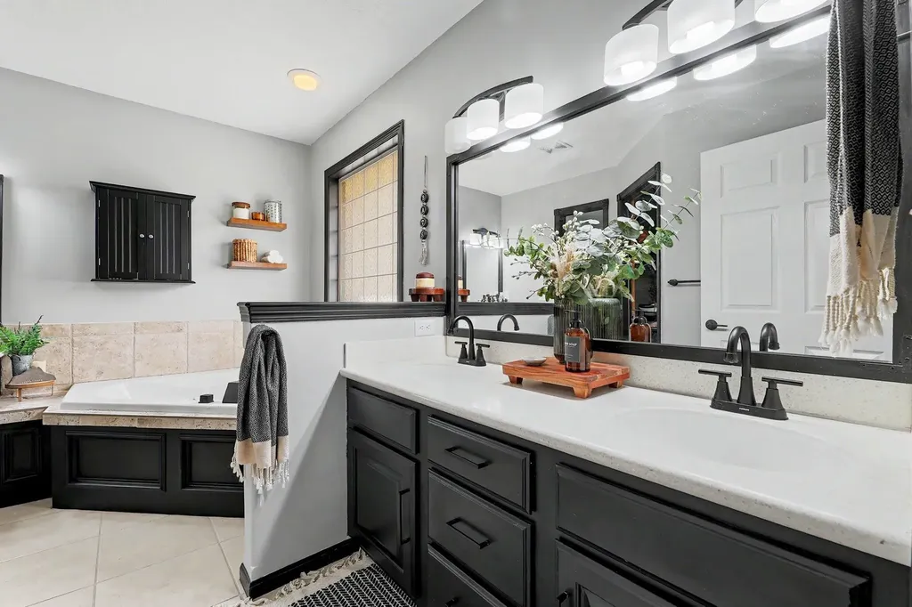 1013 E Pembrook Road Derby KS 67037