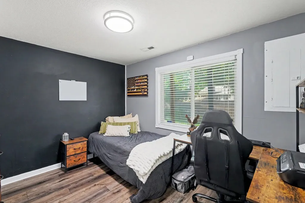 1013 E Pembrook Road Derby KS 67037
