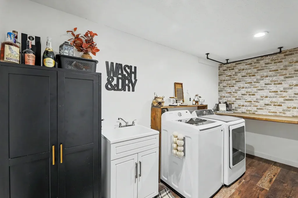 1013 E Pembrook Road Derby KS 67037