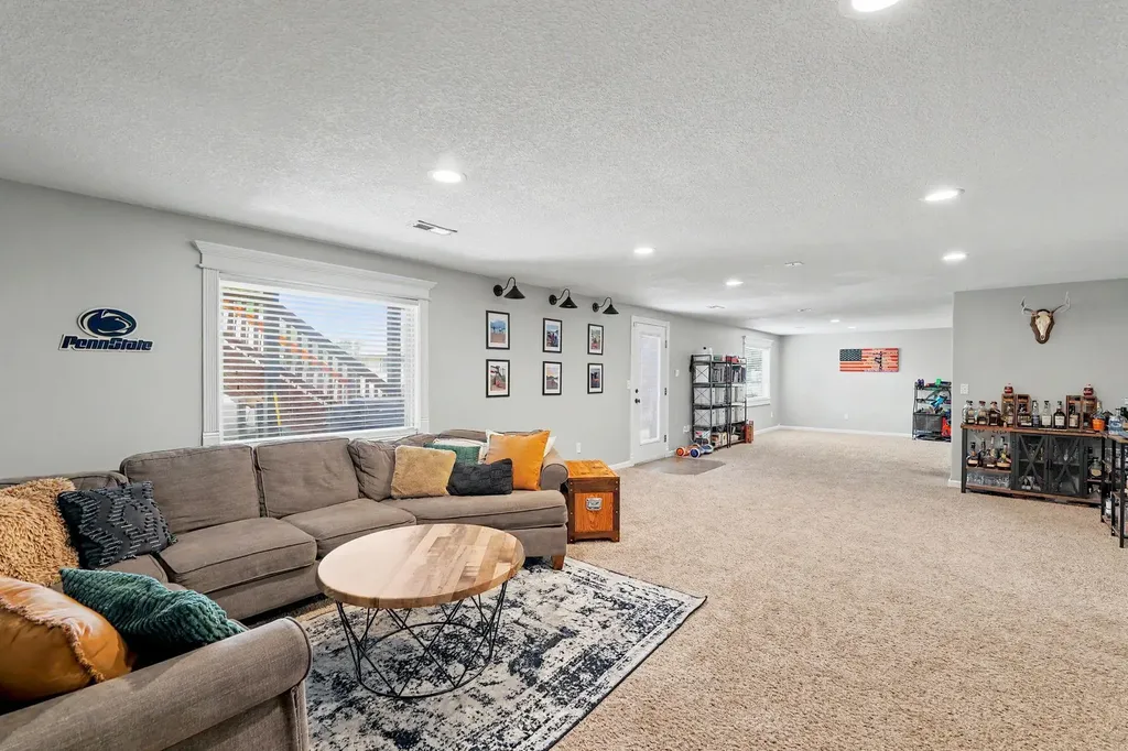 1013 E Pembrook Road Derby KS 67037