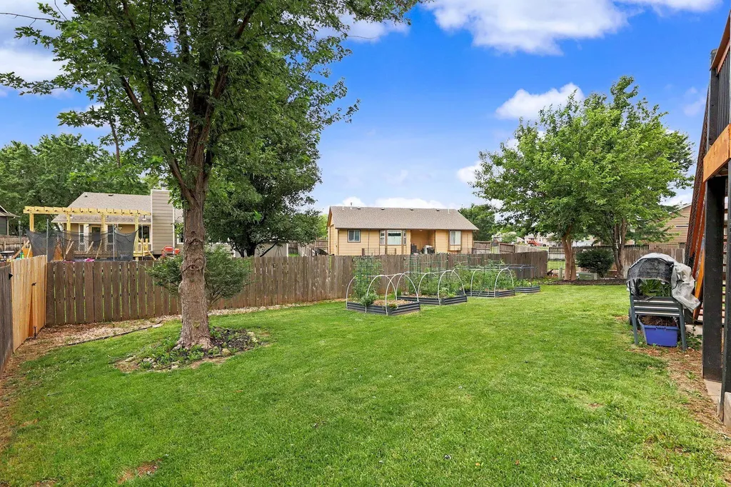1013 E Pembrook Road Derby KS 67037