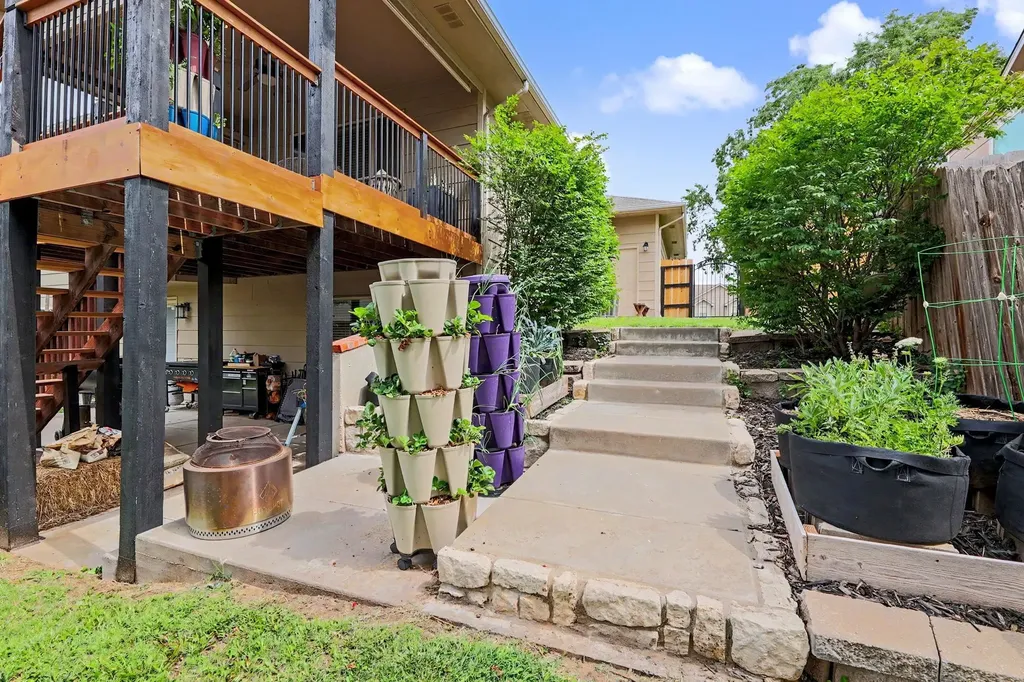 1013 E Pembrook Road Derby KS 67037