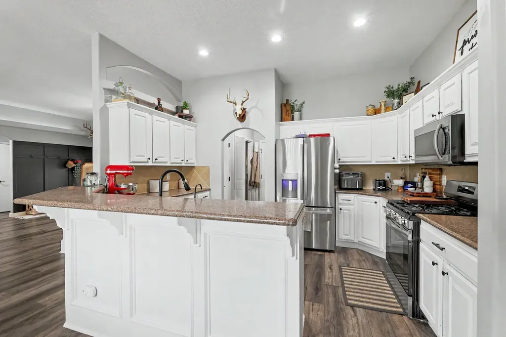 1013 E Pembrook Road Derby KS 67037
