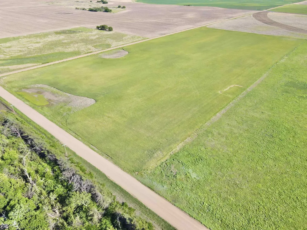 Se/c Of NE 70th St & NE 100th Ave - Tract 3 Turon KS 67583