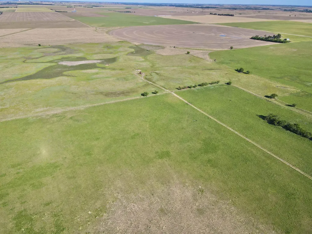 Ne/c Of NE 40th St & NE 100th Ave - Tract 4 Turon KS 67583