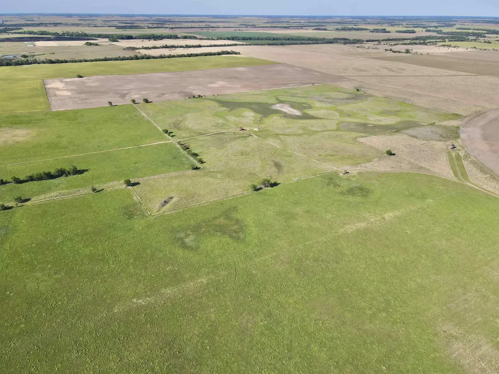 Ne/c Of NE 40th St & NE 100th Ave - Tract 4 Turon KS 67583