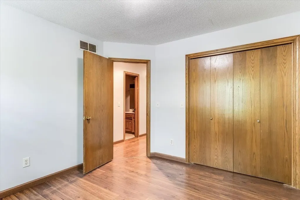 2366 N Vinegate Court Wichita KS 67226