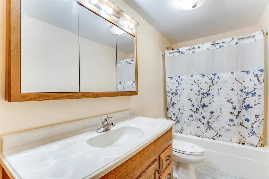 2366 N Vinegate Court Wichita KS 67226