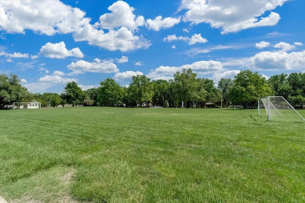 2366 N Vinegate Court Wichita KS 67226