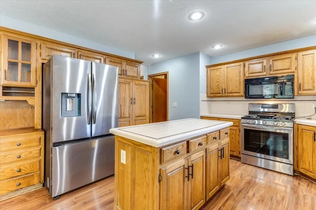 2366 N Vinegate Court Wichita KS 67226