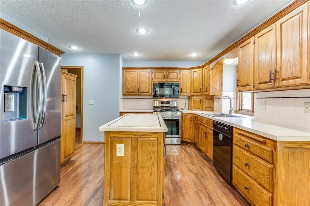 2366 N Vinegate Court Wichita KS 67226