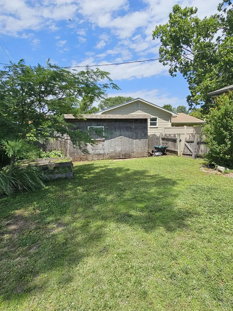 507 Akron Augusta KS 67010