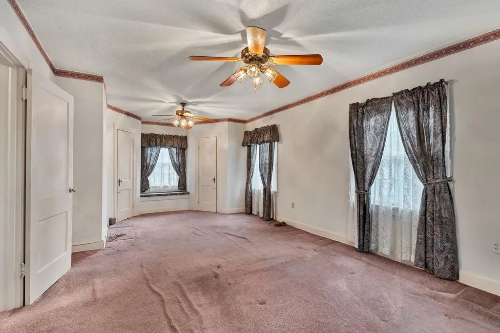 1046 W 90th Avenue N Conway Springs KS 67031