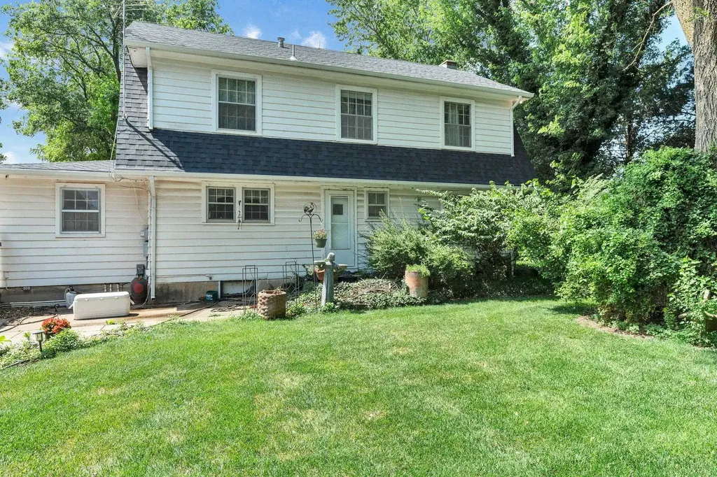 1046 W 90th Avenue N Conway Springs KS 67031