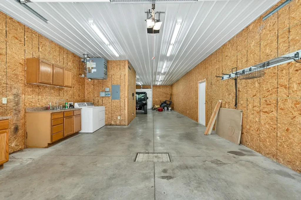 1046 W 90th Avenue N Conway Springs KS 67031