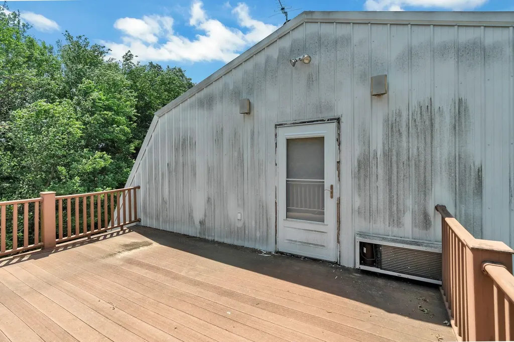 1046 W 90th Avenue N Conway Springs KS 67031