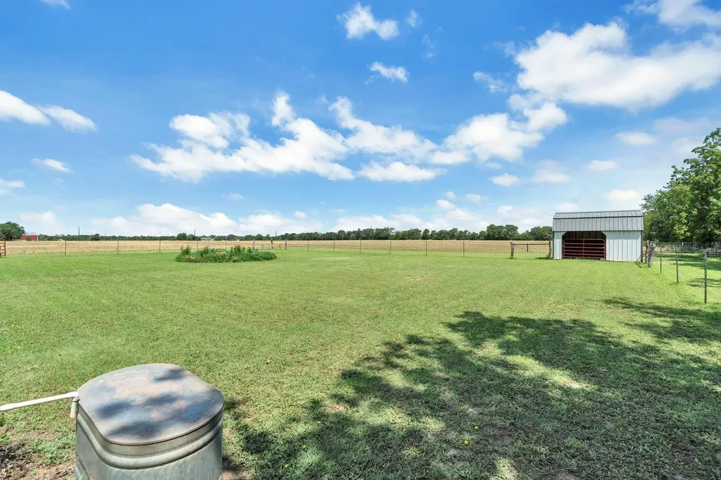 1046 W 90th Avenue N Conway Springs KS 67031