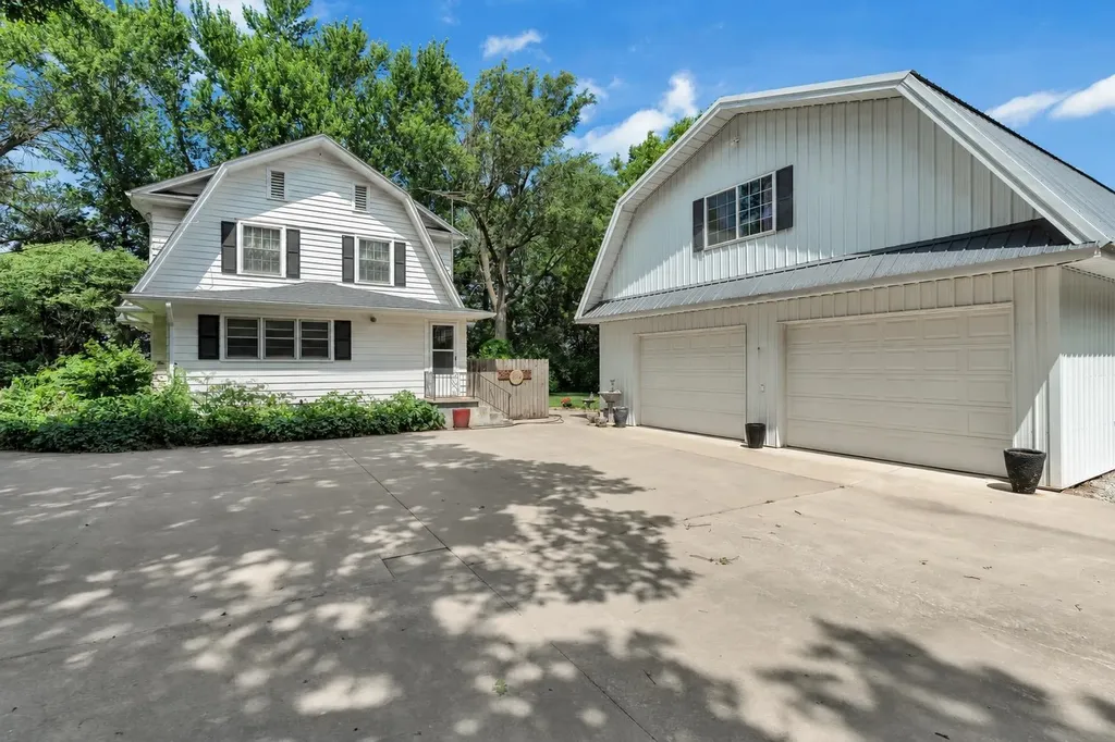 1046 W 90th Avenue N Conway Springs KS 67031