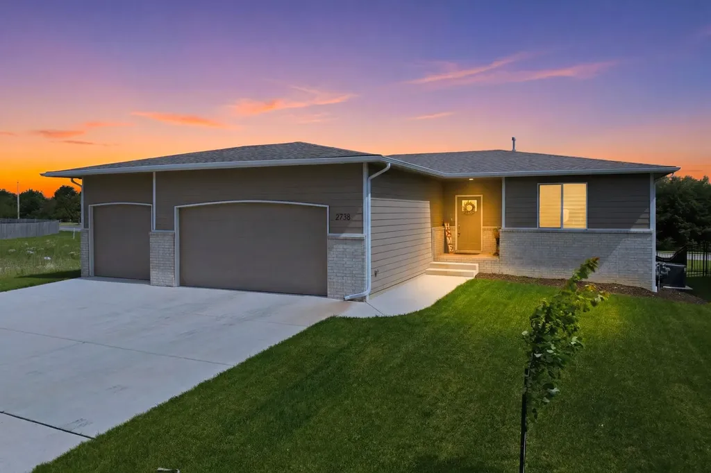 Park City KS, 2738 E Ironstone Street