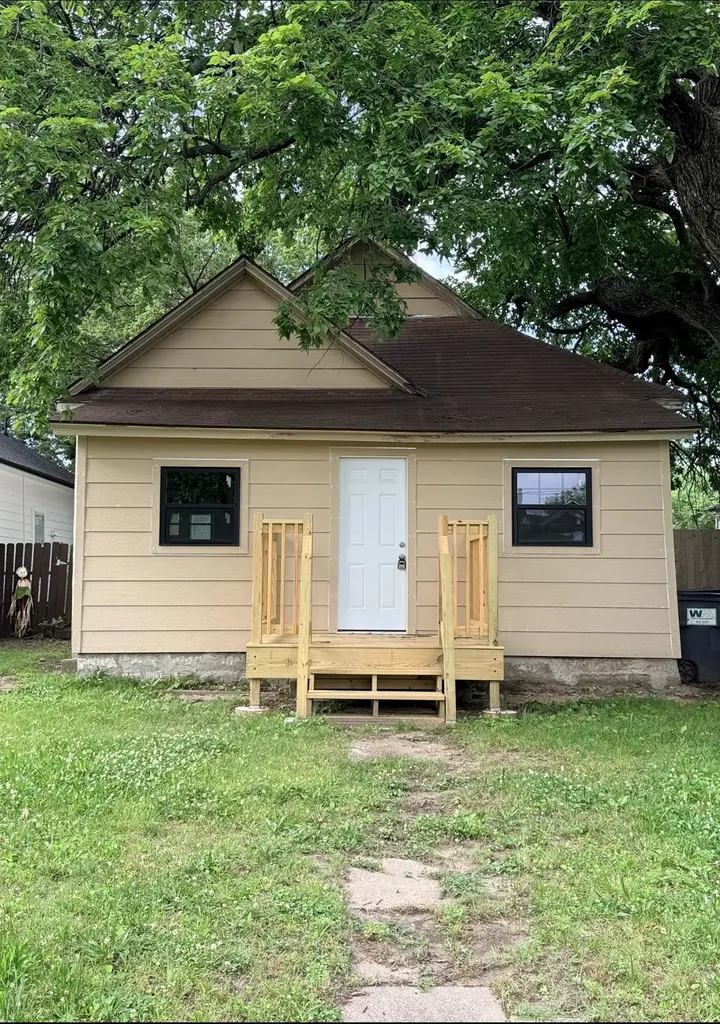 643 W Hendryx Avenue Wichita KS 67213