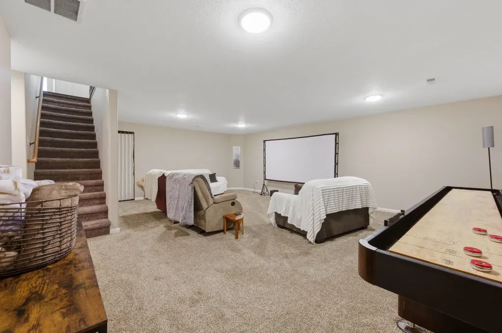 3245 S Bluelake Court Wichita KS 67215
