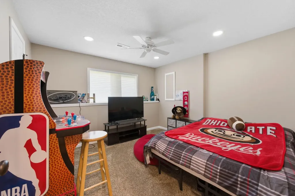 3245 S Bluelake Court Wichita KS 67215