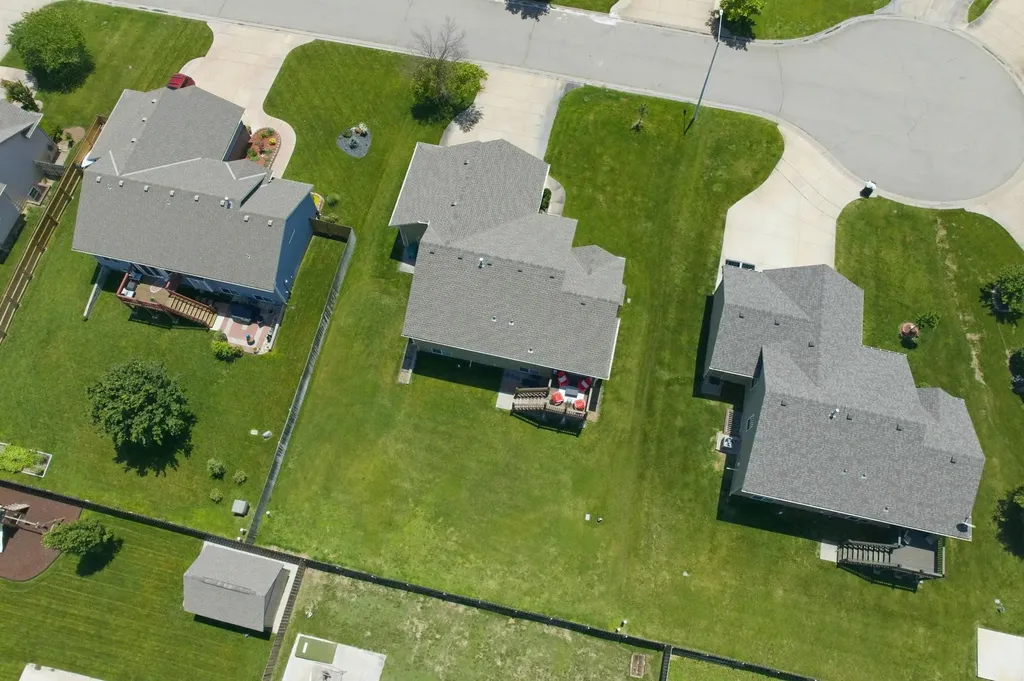 3245 S Bluelake Court Wichita KS 67215